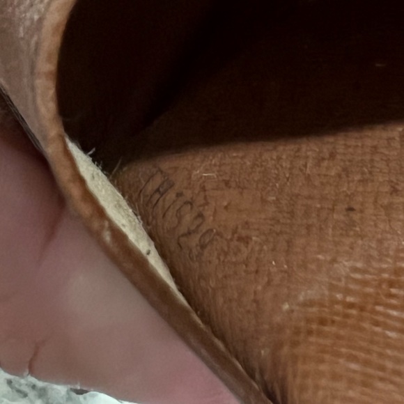 Used LV 4 key holder - Picture 5 of 13